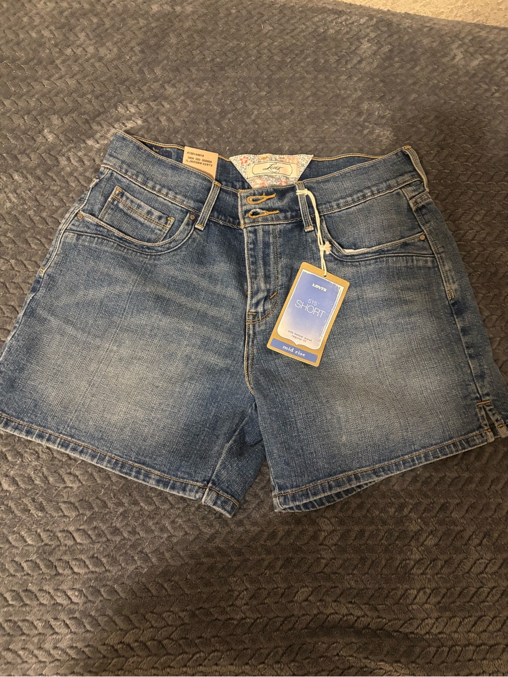 Levi’s 515 Mid Rise Denim Shorts (NWT)